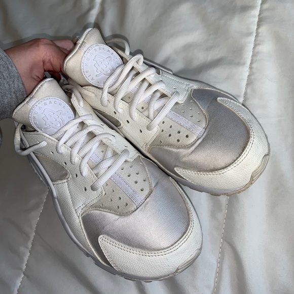 SALE! Nike womens huaraches - Picture 3 of 6